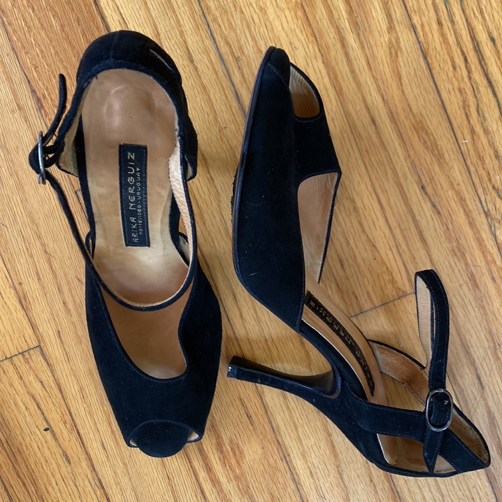 Arika Nerguiz high heel peep toe pump mary jane black suede Sz 8